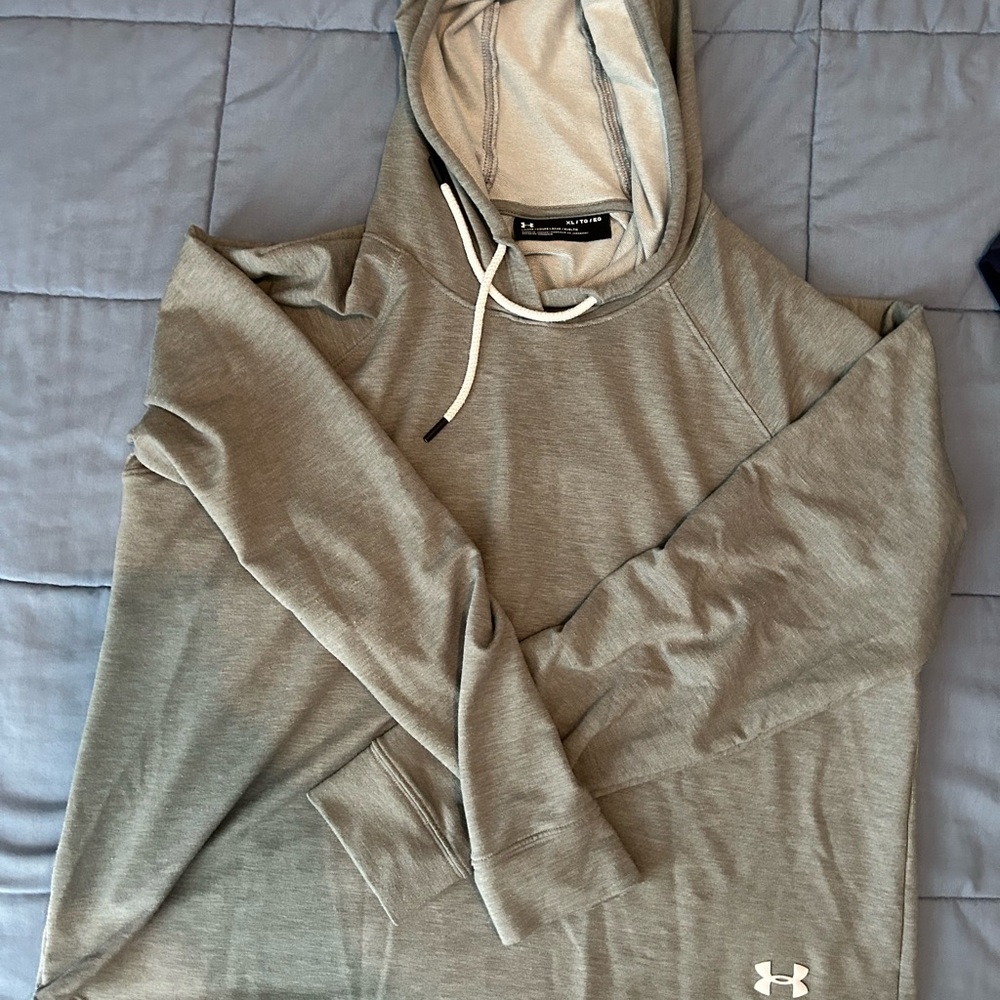 Under Armour Women’s open back Hoodie